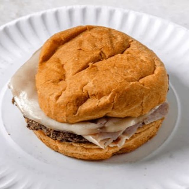 Hamburger Deluxe.