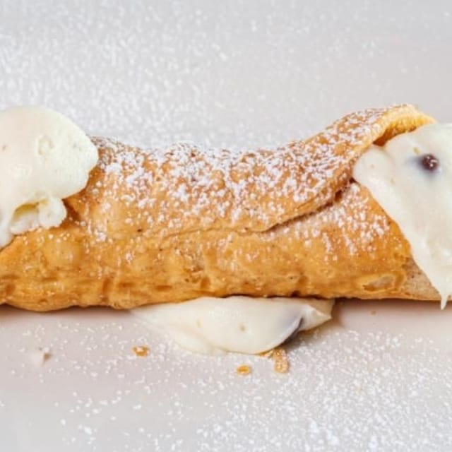 Cannoli.